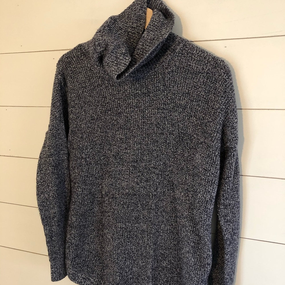 Navy & white speckled turtle-neck sweater - sz m
